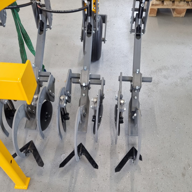 Landwirtschaftliche Hacke zur Beikrautregulierung